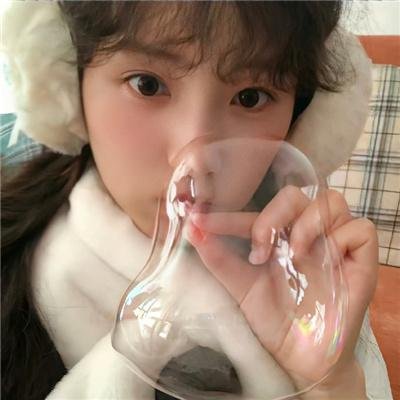 火车上的女士 封面